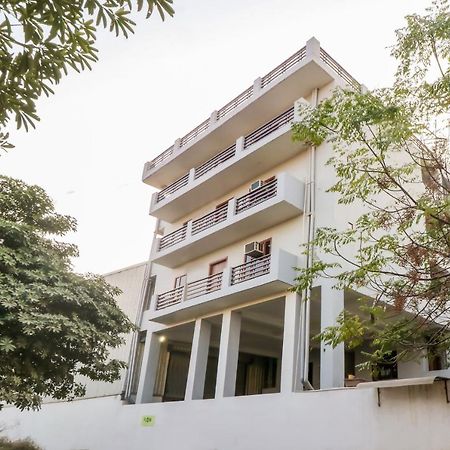 Oyo 71597 The Shivaay Residency Hotel Gurgaon Exterior photo